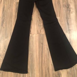 Black stretchy flare jeans sz 27